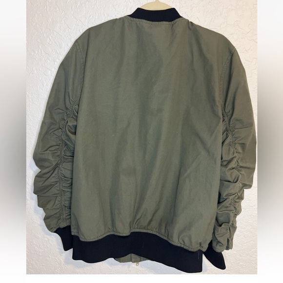 H&M Men’s Olive Green Ruched Sleeve Size M Double Zip Bomber Jacket - Picture 6 of 9